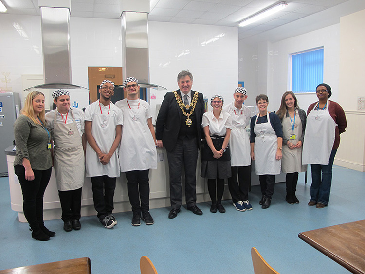 Lord Mayor with student group in the Cafe