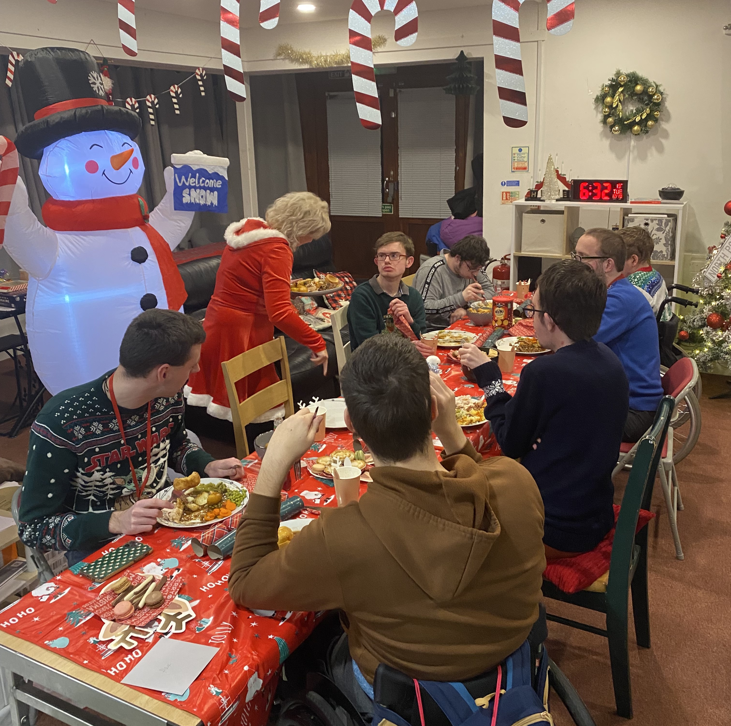 Residential students eating a Christmas dinner